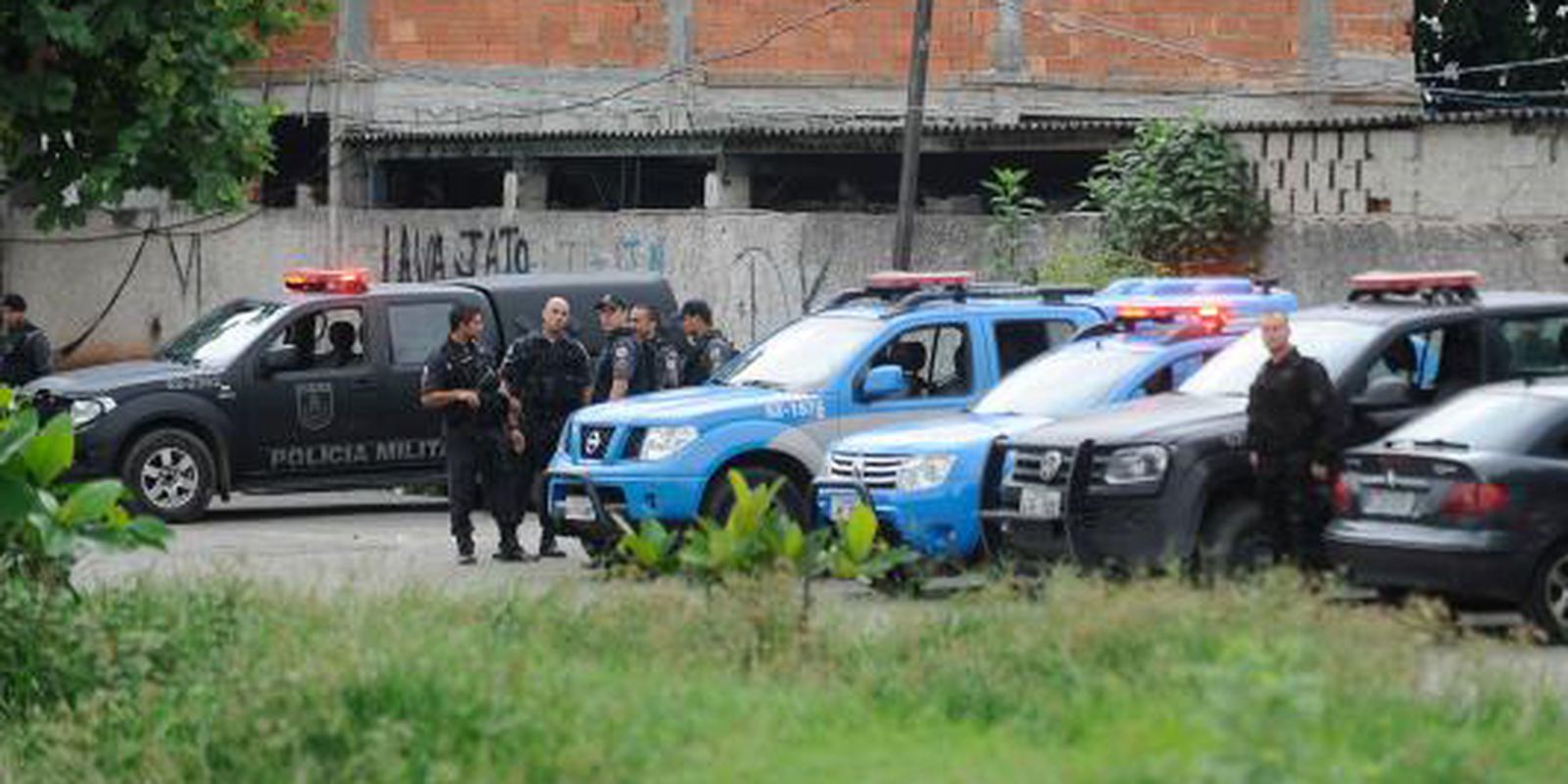 Operação policial na Maré causa fechamento de vias expressas no Rio