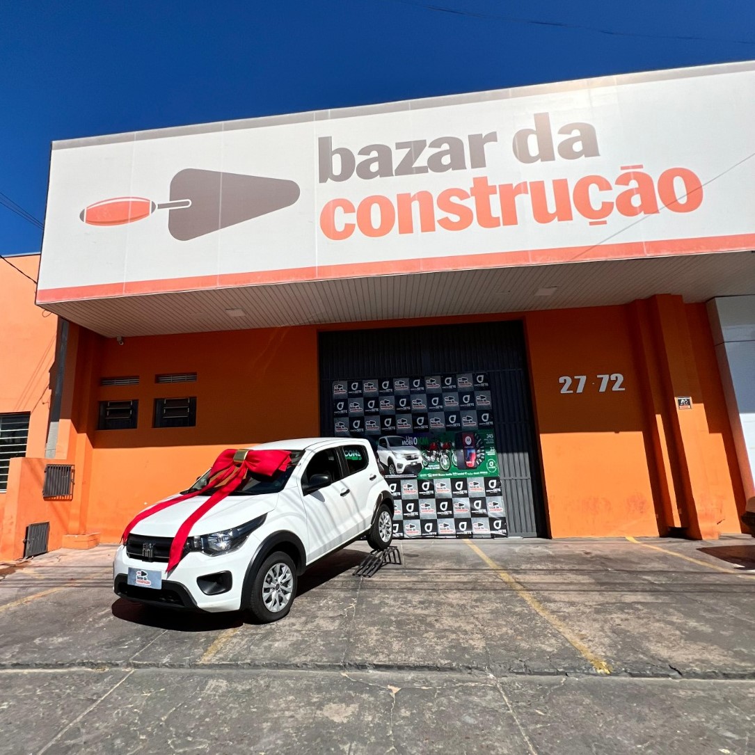 Loja de materiais de construção sorteia carro e motos