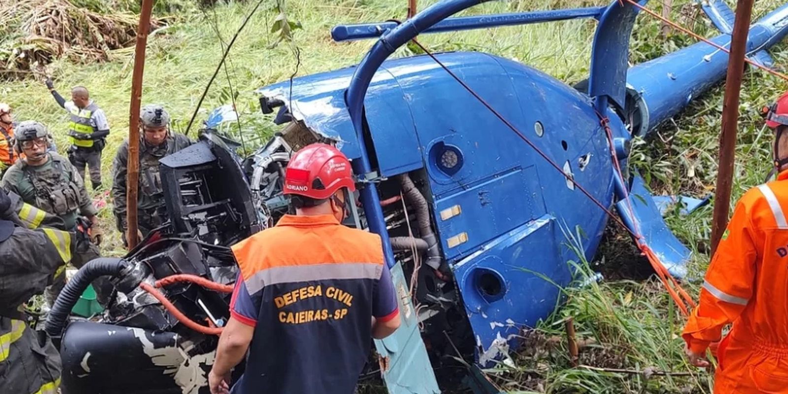 Corpo de empresário que morreu em queda de helicóptero é sepultado